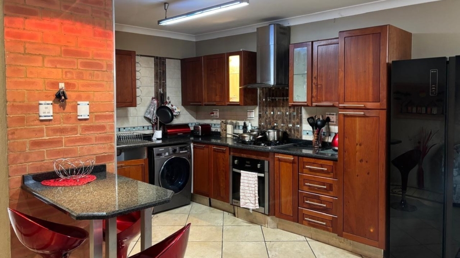 3 Bedroom Property for Sale in Waterval East North West